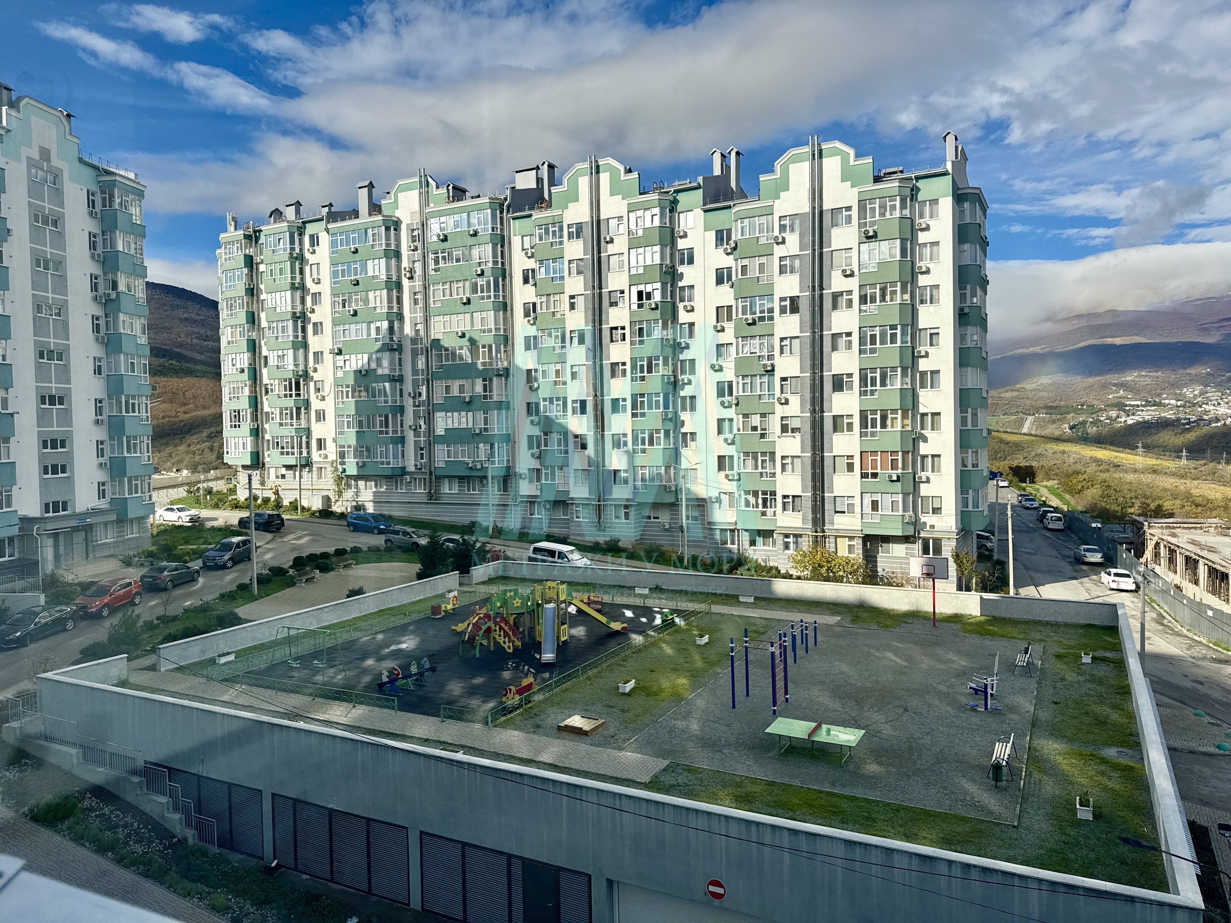 Трехкомнатная квартира в ЖК "Семейный" в Алуште, площадью 76,8 кв.м. 