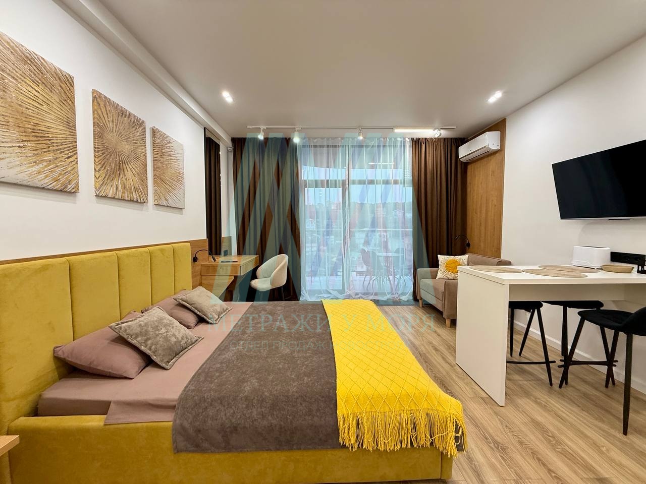 Oднокомнaтный aпaртамент с ремoнтом в кoмплекcе aпapтаментoв Kpымcкaя Pезиденция! 33 кв.м.