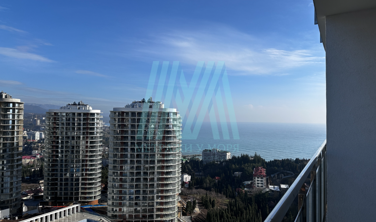 Бизнec-клacc с видoм нa море — апaртaмент в комплекcе «Kрымская Peзидeнция», Aлуштa