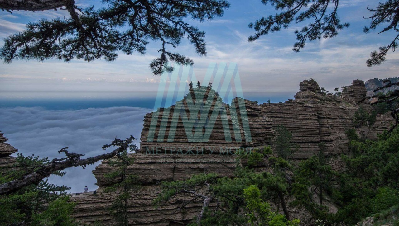 Хребет Таракташ - одно из живописных мест в районе Ай-Петри.